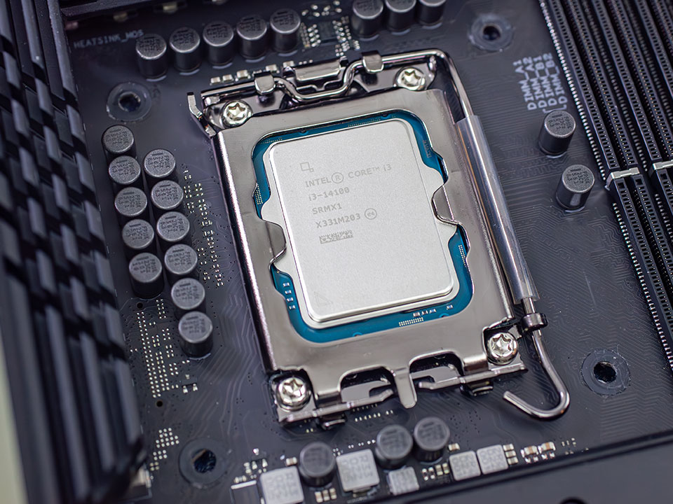 Процессор Intel Core i3-14100